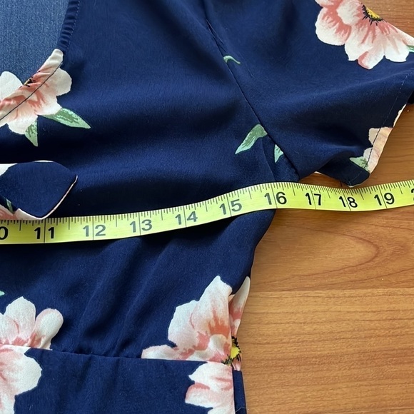 Altar’d State women’s navy blue and pink short sleeve floral dress Size Small - Picture 7 of 8